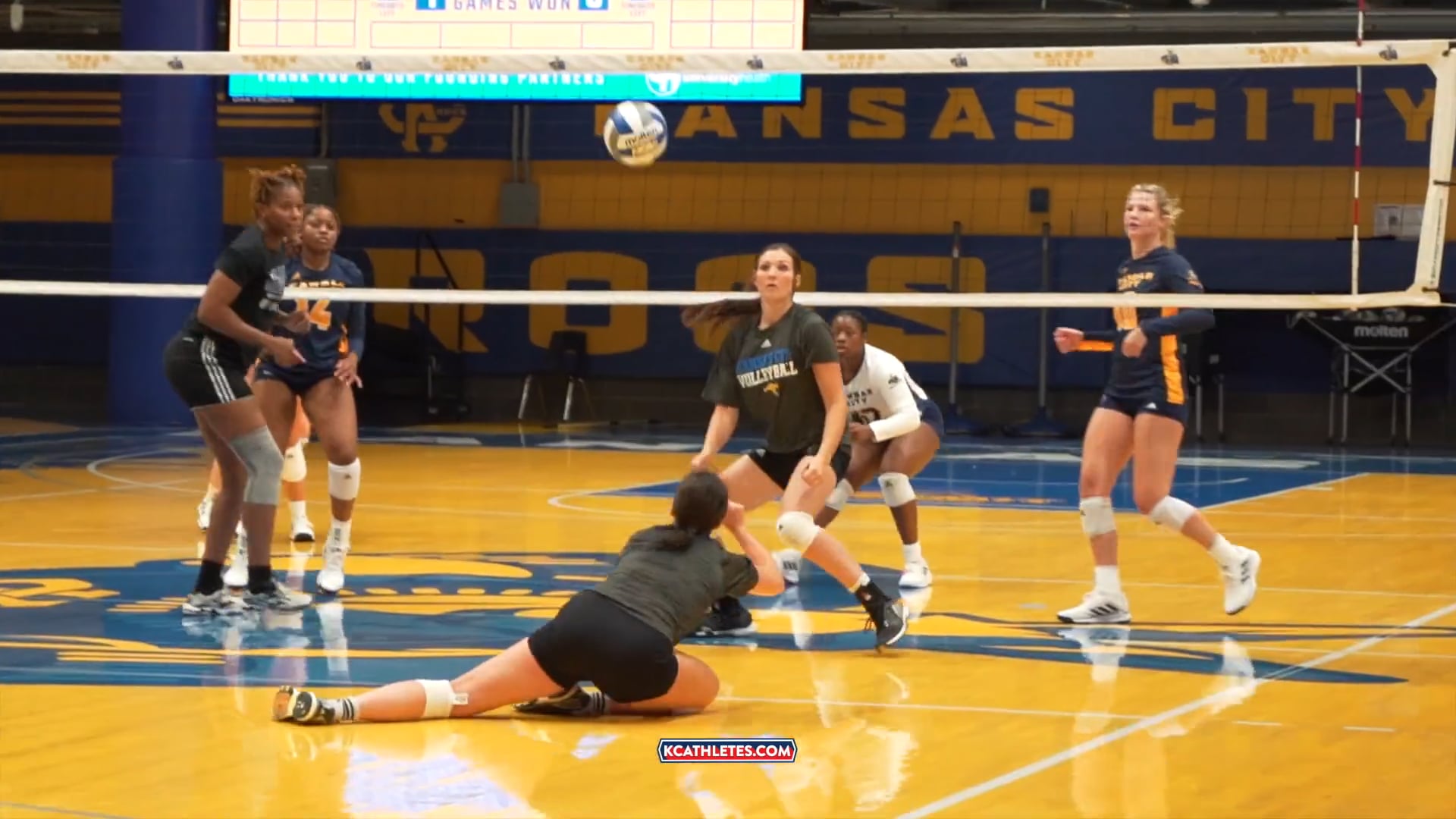 kc-roos-volleyball-alumni-game-kc-athletes